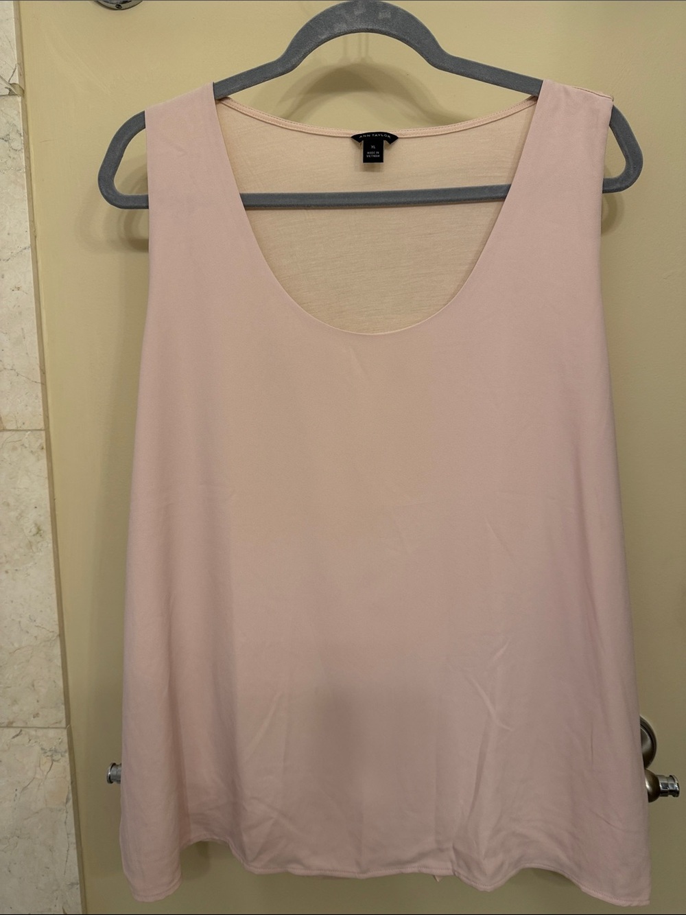 Ann Taylor Light Pink Scoop Neck Tank Top